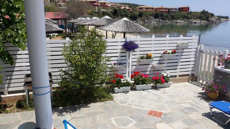 House Kokkalas On The Beach Pyrgadikia Dış mekan fotoğraf